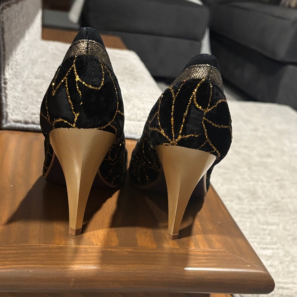 Poétic licence Black and Gold Scalloped Wedge Heels size eur 40.5 - Picture 4 of 5